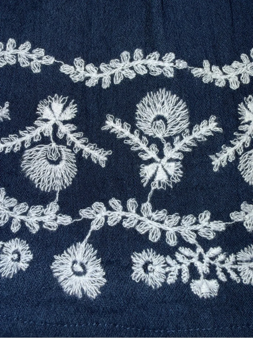 Gap Kids Girl’s Smocked Navy w/ White Floral Embroidered Dress Size-XSmall